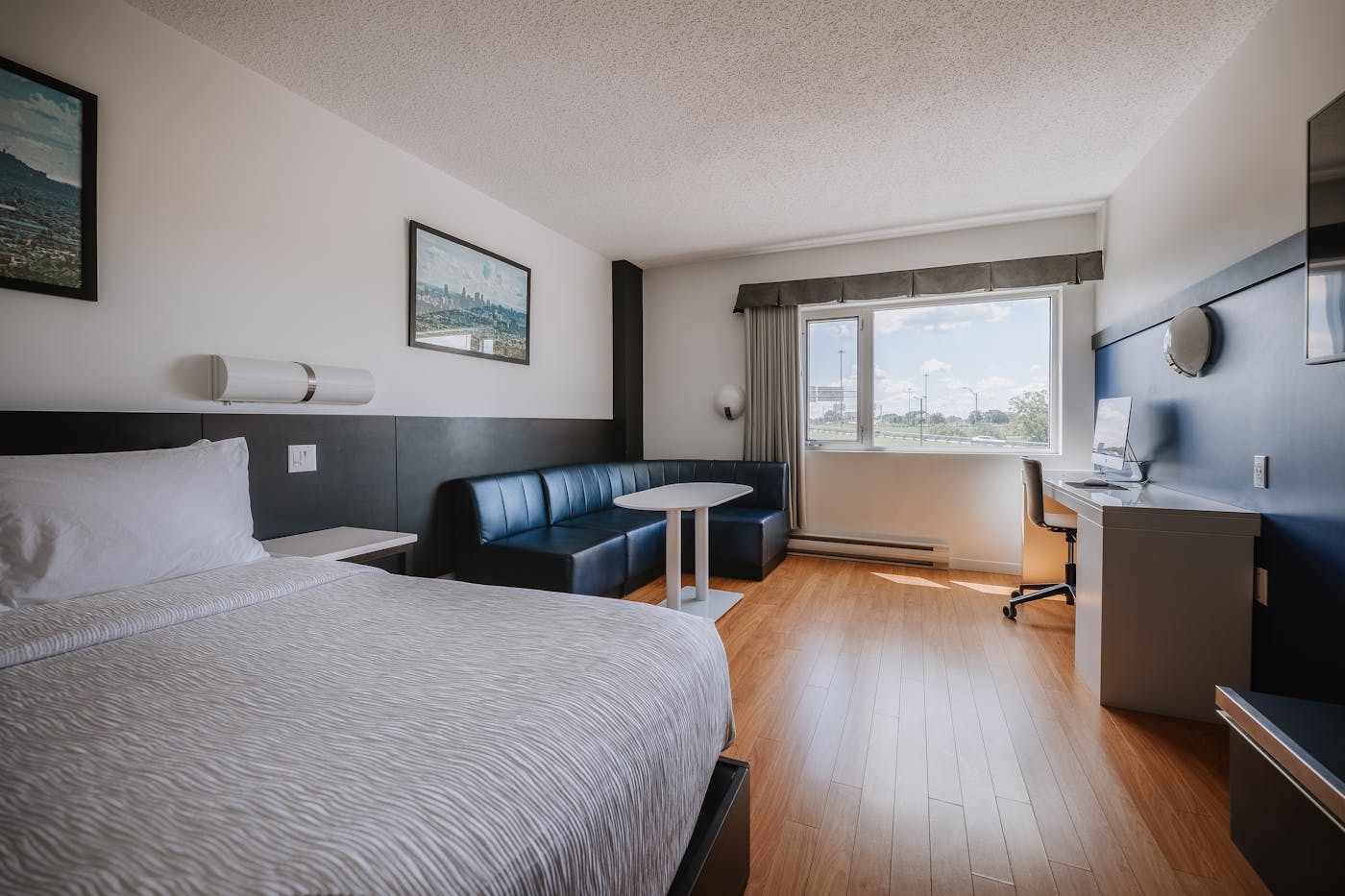 Photos Standard 1 lit Queen MontréalLongueuil Le Dauphin vous