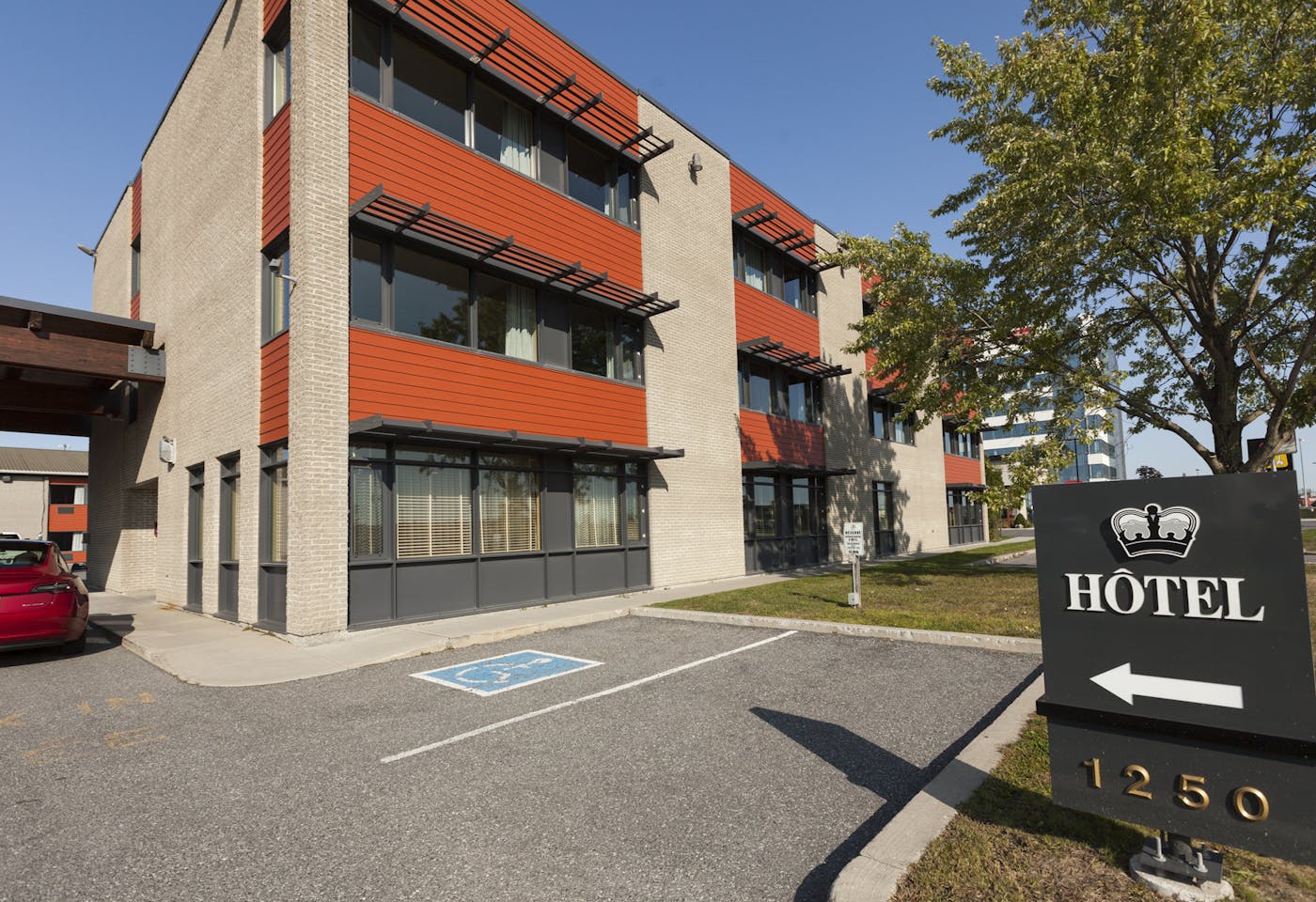 Photos SaintHyacinthe Moderne et confortable! Les Hotels Dauphin